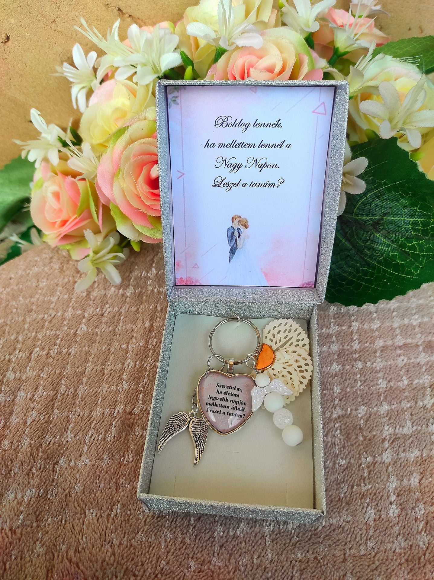 Bézs tanúfelkérő ajándék kulcstartó